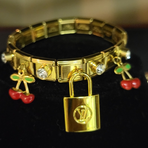 Jewelry - Italian Link Stretch Bracelet, LV Zipper Pull CHARM, Custom Sizes